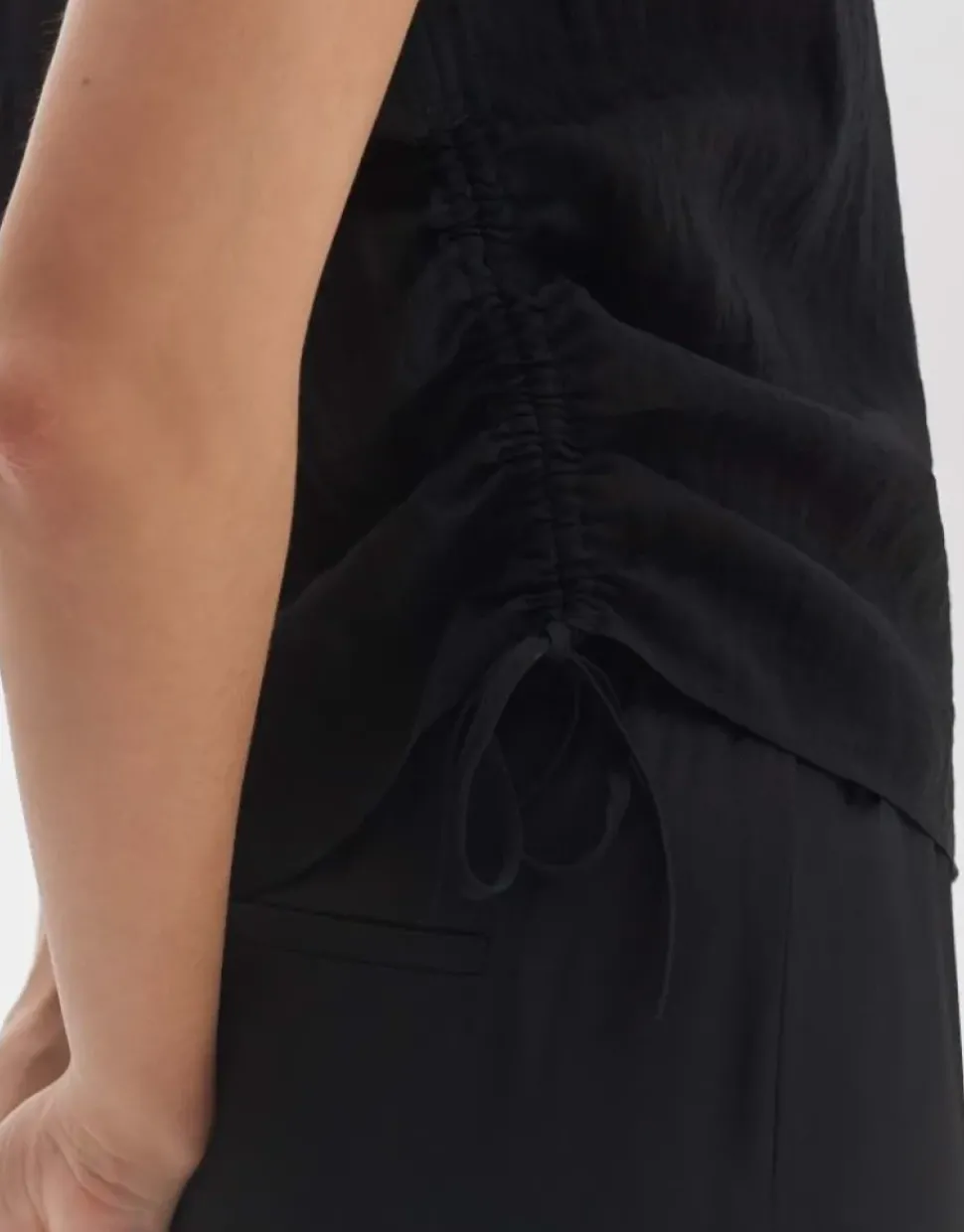 OPUS Hemdbluse FADRI Regular aus ECOVERO™ Viskose Mix schwarz S14 10285412273258