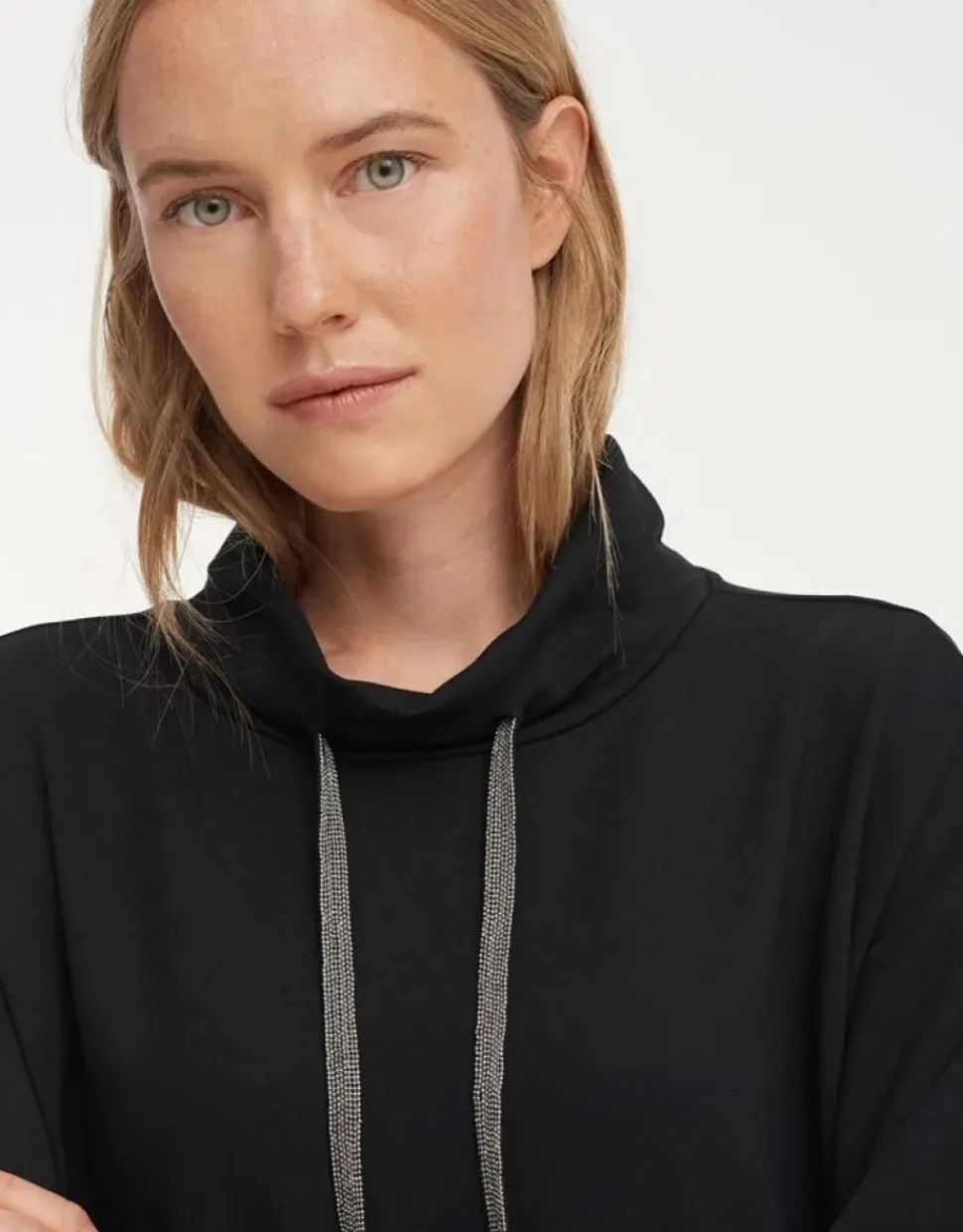 OPUS Jerseykleid Wameli Eingriffstaschen Turtleneck schwarz S21 248299443