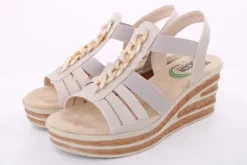 PETER ERIKSON Sandalette Keilabsatz Zierkette beige S14 23007-Y24009